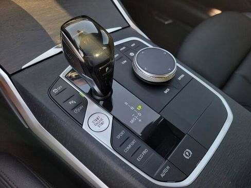 Used 2021 BMW 330i Sedan w/ Premium Package image 17