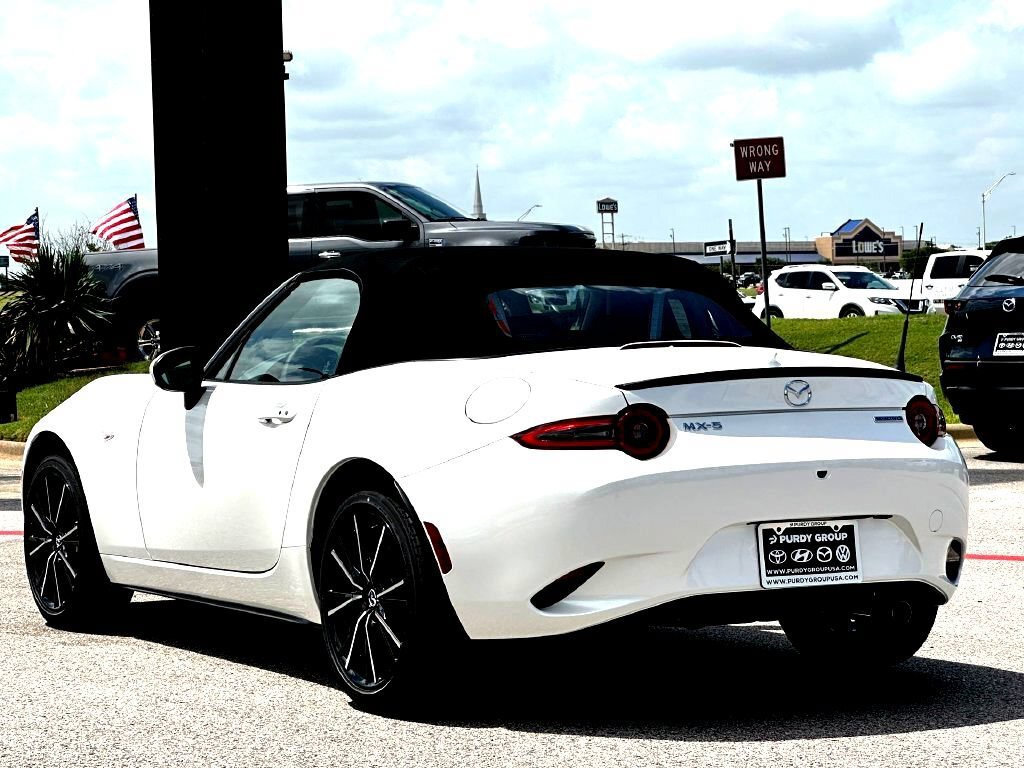 New 2026 MAZDA MX-5 Miata Grand Touring RWD image 5