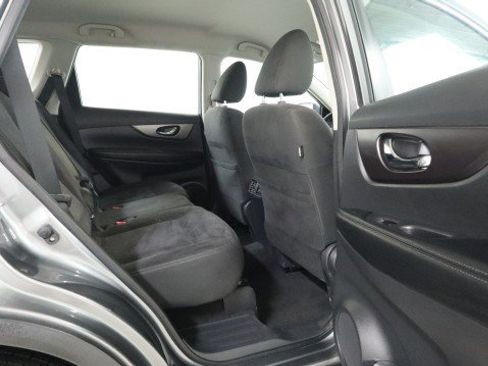 Used 2015 Nissan Rogue S AWD/4WD image 11
