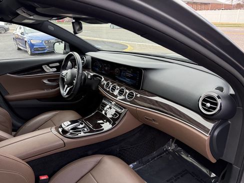 Used 2019 Mercedes-Benz E 450 E 450 4MATIC AWD 4dr Sedan image 11