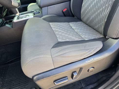 Used 2019 Toyota Tundra SR5 w/ SR5 Upgrade Package AWD/4WD image 12