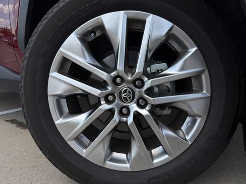 Used 2025 Toyota RAV4 XLE Premium FWD image 9