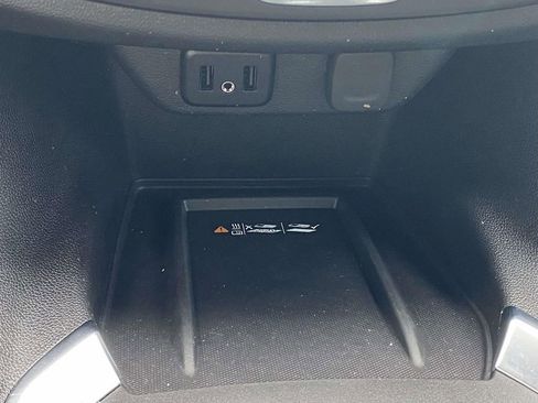 Used 2023 Chevrolet Traverse LT image 29