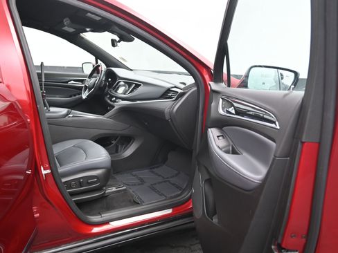 Used 2024 Buick Enclave Premium image 12