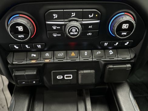 Used 2019 Chevrolet Silverado 1500 High Country w/ Z71 Off-Road Package image 40