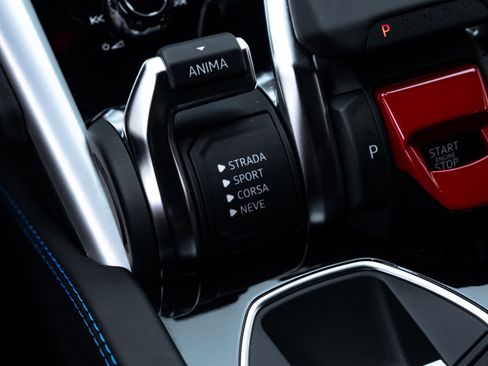 Used 2024 Lamborghini Urus S image 38