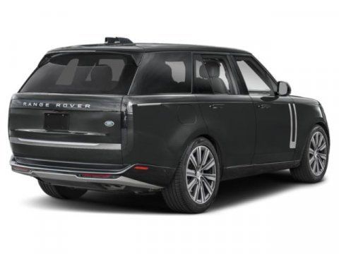 Used 2025 Land Rover Range Rover SE AWD/4WD image 2