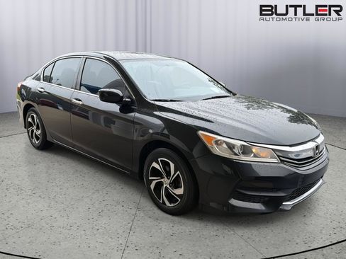 Used 2017 Honda Accord LX image 8