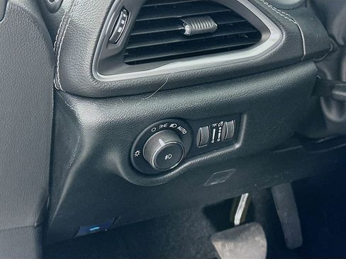 New 2026 Chrysler Pacifica Limited w/ S Appearance Package FWD image 14