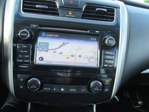 Used 2014 Nissan Altima 2.5 SL w/ Technology Package FWD image 29
