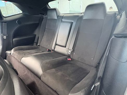 Used 2016 Dodge Challenger R/T Scat Pack w/ Leather Interior Group RWD image 21