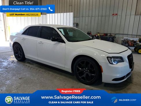 Used 2020 Chrysler 300 Touring w/ Sport Appearance Package image 5
