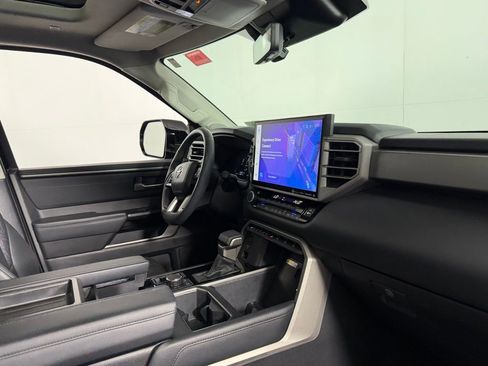 Used 2024 Toyota Tundra Limited AWD/4WD image 27