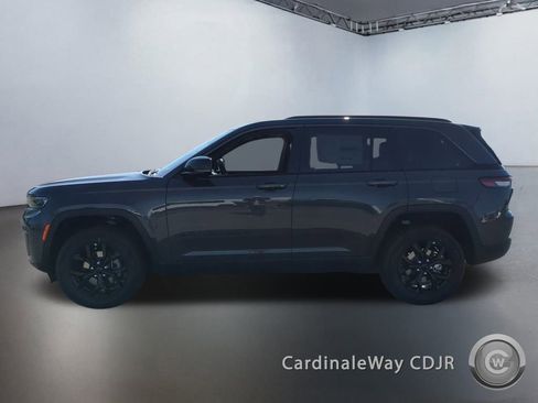 New 2026 Jeep Grand Cherokee Altitude AWD/4WD image 5