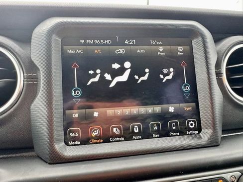 Used 2023 Jeep Wrangler Unlimited Sahara image 27