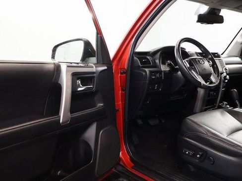 Used 2020 Toyota 4Runner SR5 Premium image 8