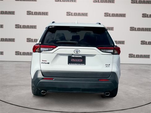 Used 2022 Toyota RAV4 XLE w/ Convenience Package image 4