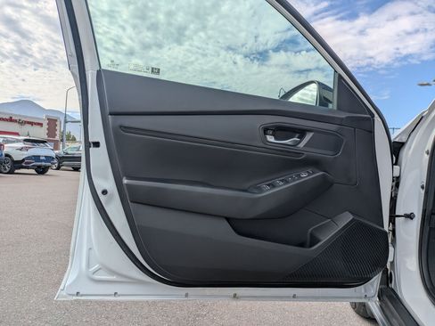 Used 2025 Honda Accord SE image 15