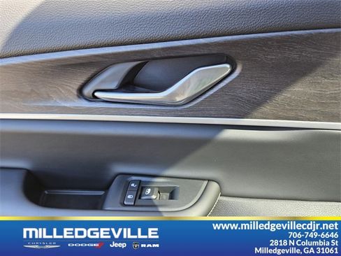 New 2025 Jeep Grand Cherokee Limited w/ Black Appearance Package image 11