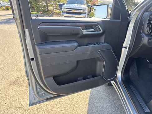 Used 2025 GMC Sierra 1500 SLT AWD/4WD image 24