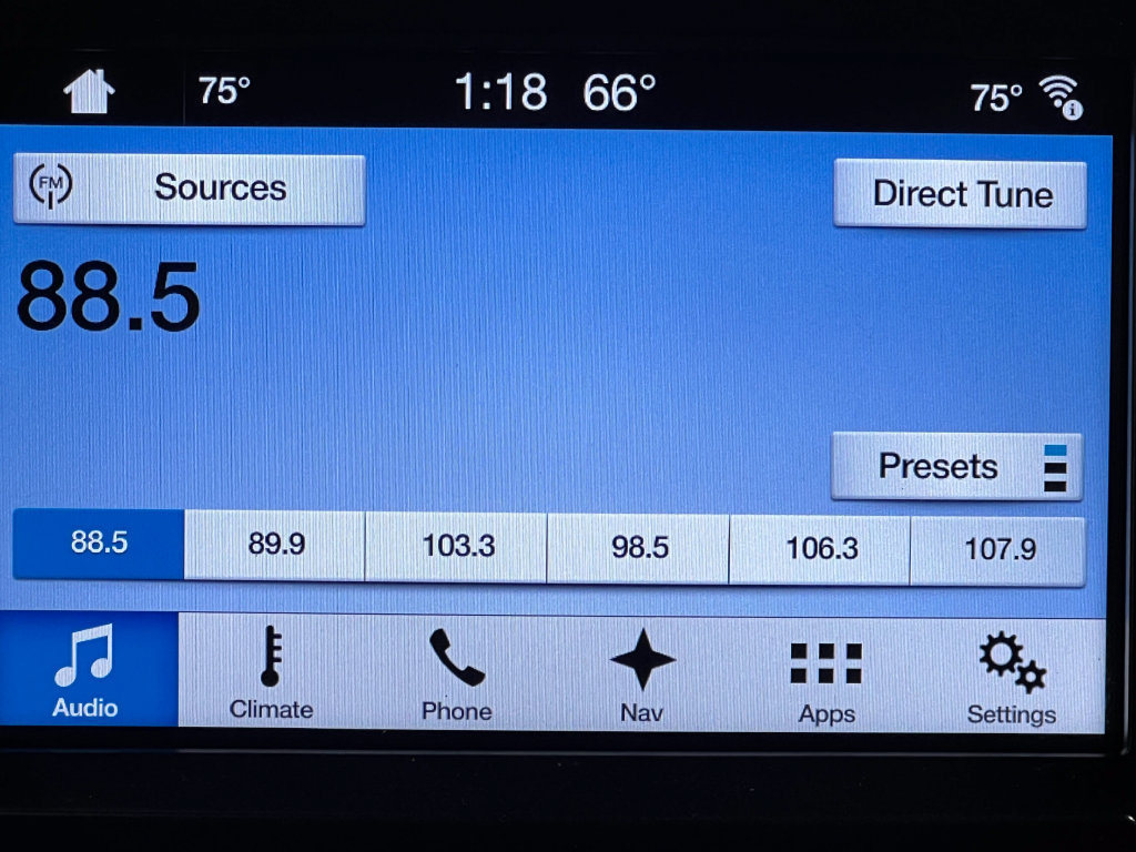 Used 2017 Ford F150 Lariat w/ Equipment Group 502A Luxury AWD/4WD image 26