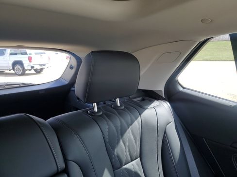 Used 2023 Buick Envision Avenir AWD/4WD image 15
