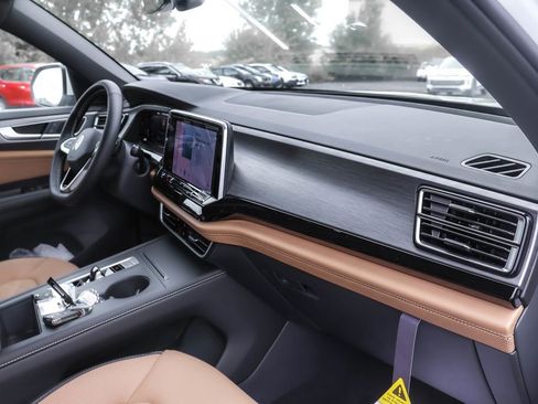 New 2026 Volkswagen Atlas Cross Sport SE image 39