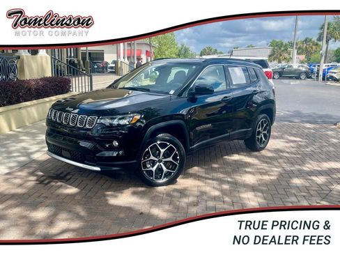 Used 2025 Jeep Compass Limited AWD/4WD image 1