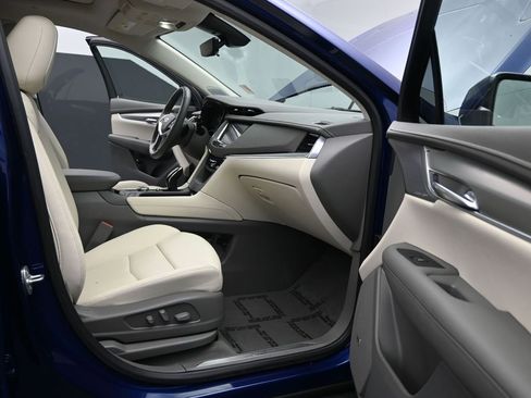 Used 2024 Cadillac XT5 Premium Luxury w/ Technology Package image 18
