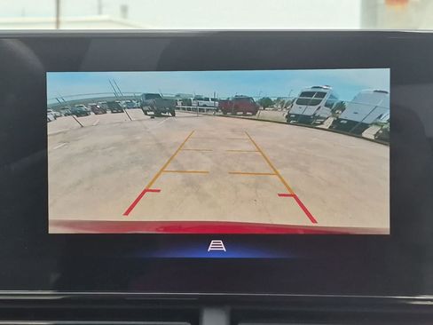 Used 2025 Chevrolet Trax LT FWD image 14