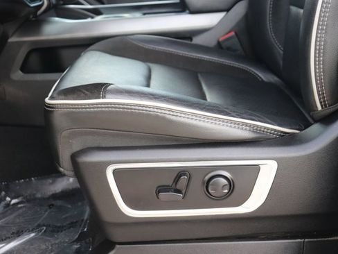 Used 2025 RAM 1500 Laramie image 9