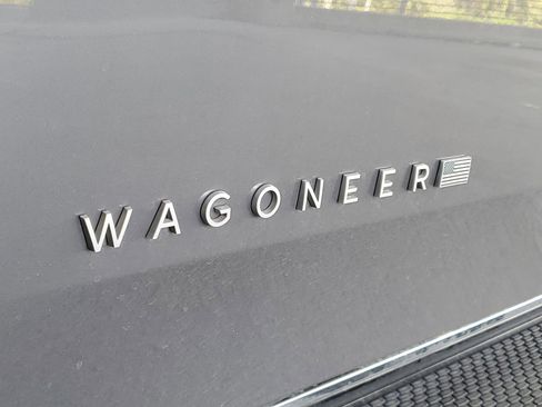 Used 2022 Jeep Wagoneer Series II w/ Premium Group I image 6