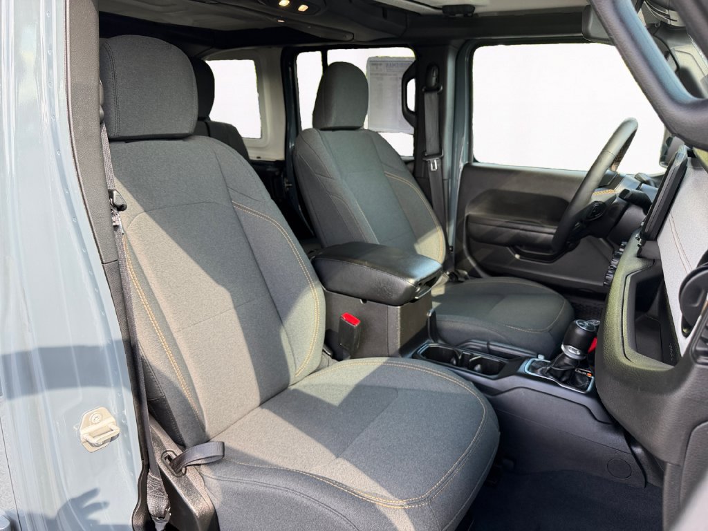 Used 2024 Jeep Wrangler Unlimited AWD/4WD image 15