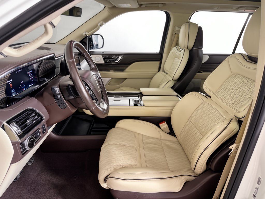 Used 2020 Lincoln Navigator L Black Label w/ Cargo Convenience Package AWD/4WD image 5