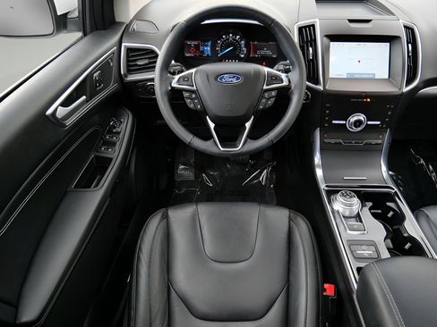 Used 2020 Ford Edge Titanium w/ Class II Trailer Tow Package AWD/4WD image 13