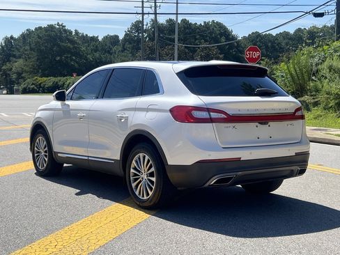 Used 2016 Lincoln MKX Select w/ Climate Package AWD/4WD image 4