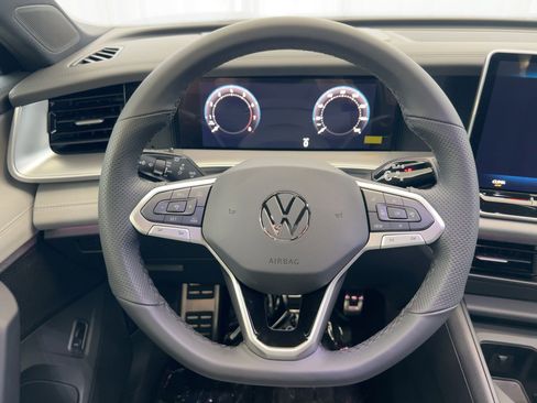 New 2026 Volkswagen Tiguan SE R-Line image 18