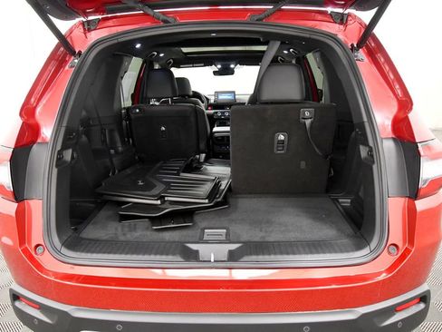 Certified 2025 Honda Pilot TrailSport image 7