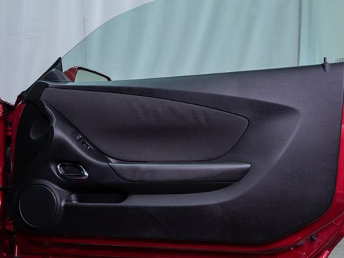 Used 2014 Chevrolet Camaro LT RWD image 9