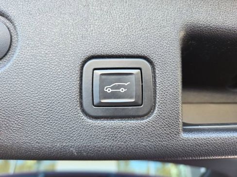 Used 2019 Chevrolet Equinox LT image 45