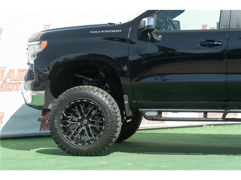 Used 2026 Chevrolet Silverado 1500 LT AWD/4WD image 8