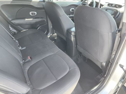 Used 2018 Kia Soul FWD image 19