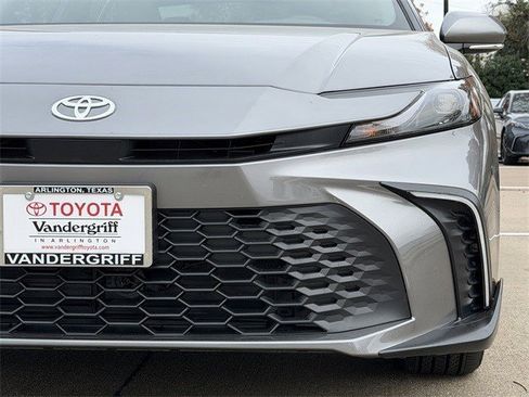 New 2026 Toyota Camry SE image 9