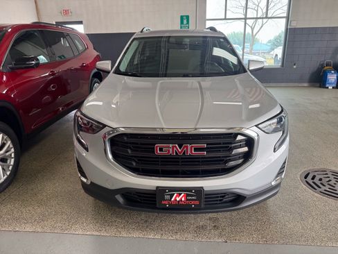 Used 2018 GMC Terrain SLE w/ Driver Convenience Package AWD/4WD image 2