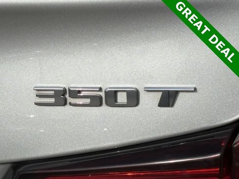 Used 2022 Cadillac XT4 Luxury w/ Cold Weather Package image 10