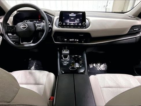 Used 2025 Nissan Rogue SV AWD/4WD image 15