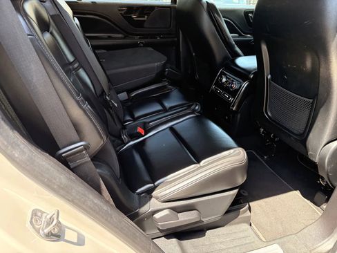 Used 2021 Lincoln Aviator 2WD image 7
