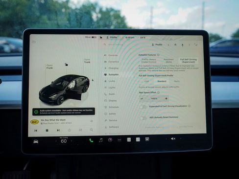 Used 2023 Tesla Model 3 Standard Range RWD image 13