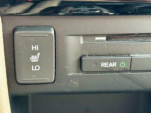 Used 2017 Honda Pilot Touring image 24