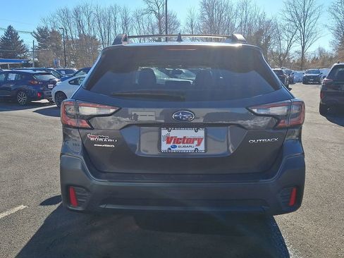 Used 2020 Subaru Outback Premium image 5
